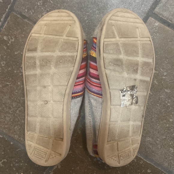 Kids Toms, gray with colorful stripes - Picture 2 of 3